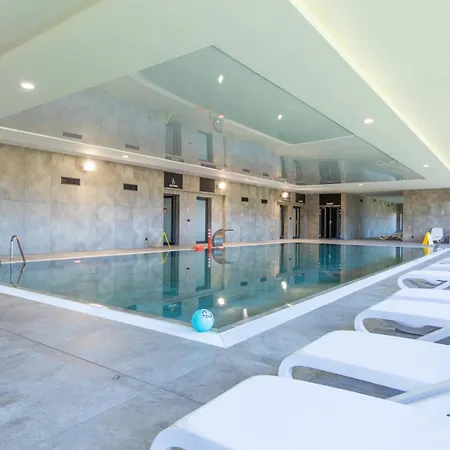 Luna By Major Domus Club *